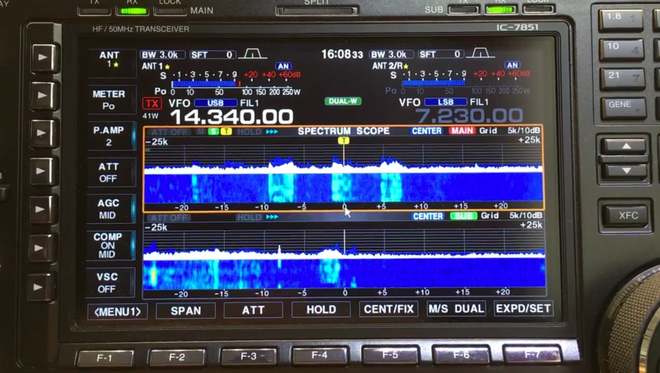 DXZone Dual Scope Mode on the Icom IC-7851