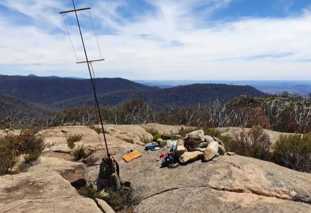 Rectangular Loop antenna for 2 meter band Picture