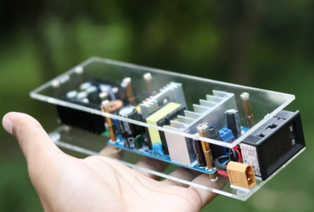 How to Make an Automatic 12V Battery Charger Picture