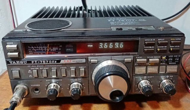 Fix FT-757GXII blank display Picture