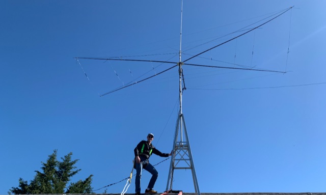 Moxon Mania - Building the Ultimate 4-Band Moxon Antenna